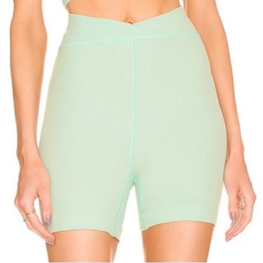NWT Free People Movement free throw Short. Size S. Turquoise mint.